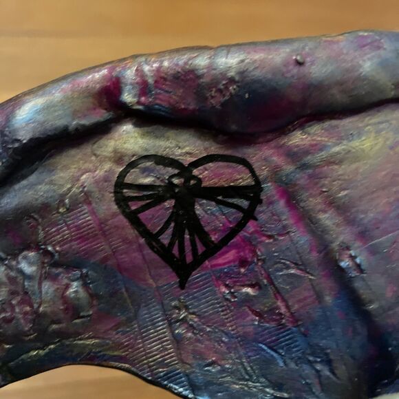 Mardi Gras Mask Butterfly Handcrafted Signed Iridescent Purple Gold - Picture 12 of 12